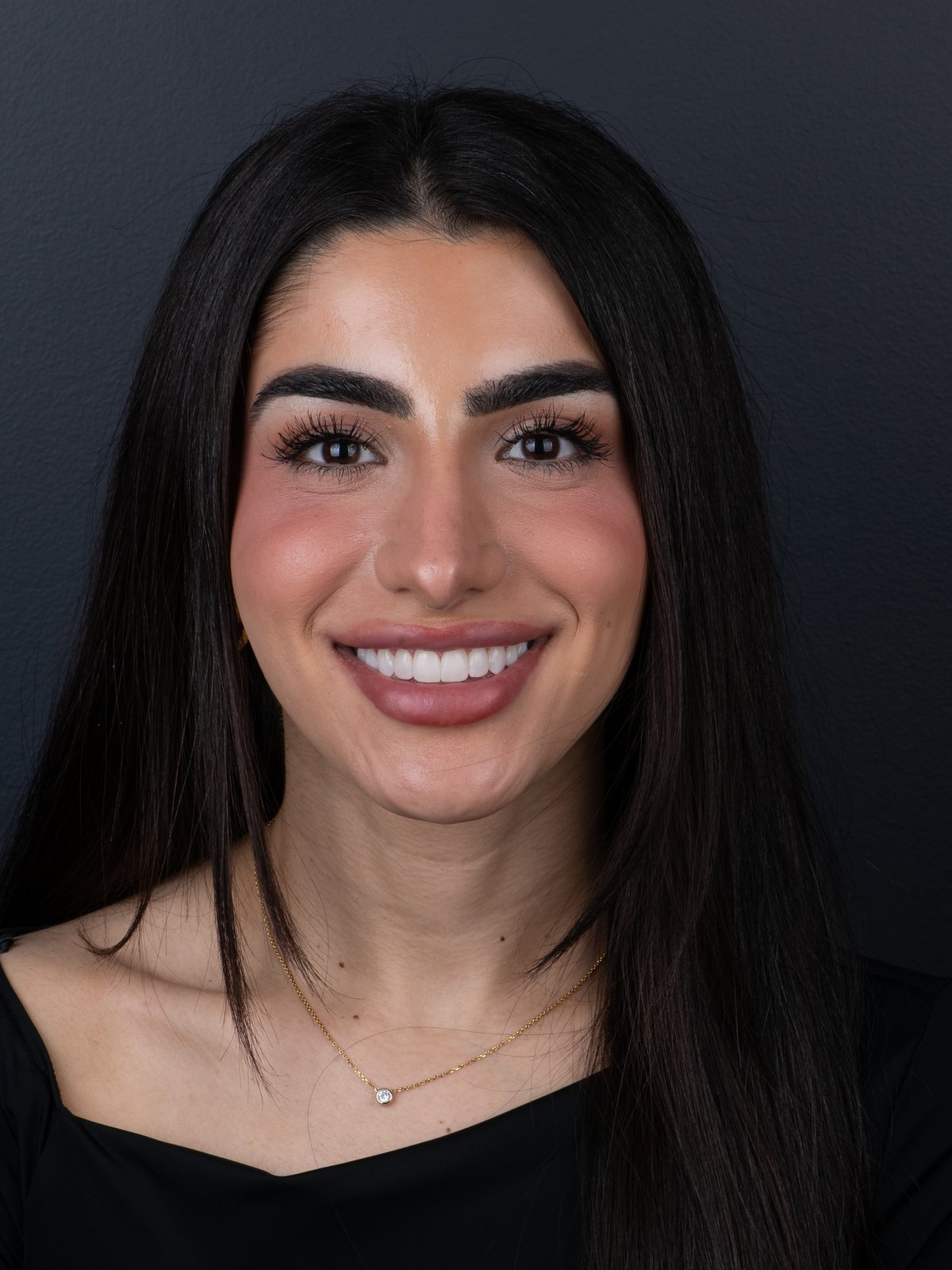 A Smile On Nashville patient with her finished PERL smile